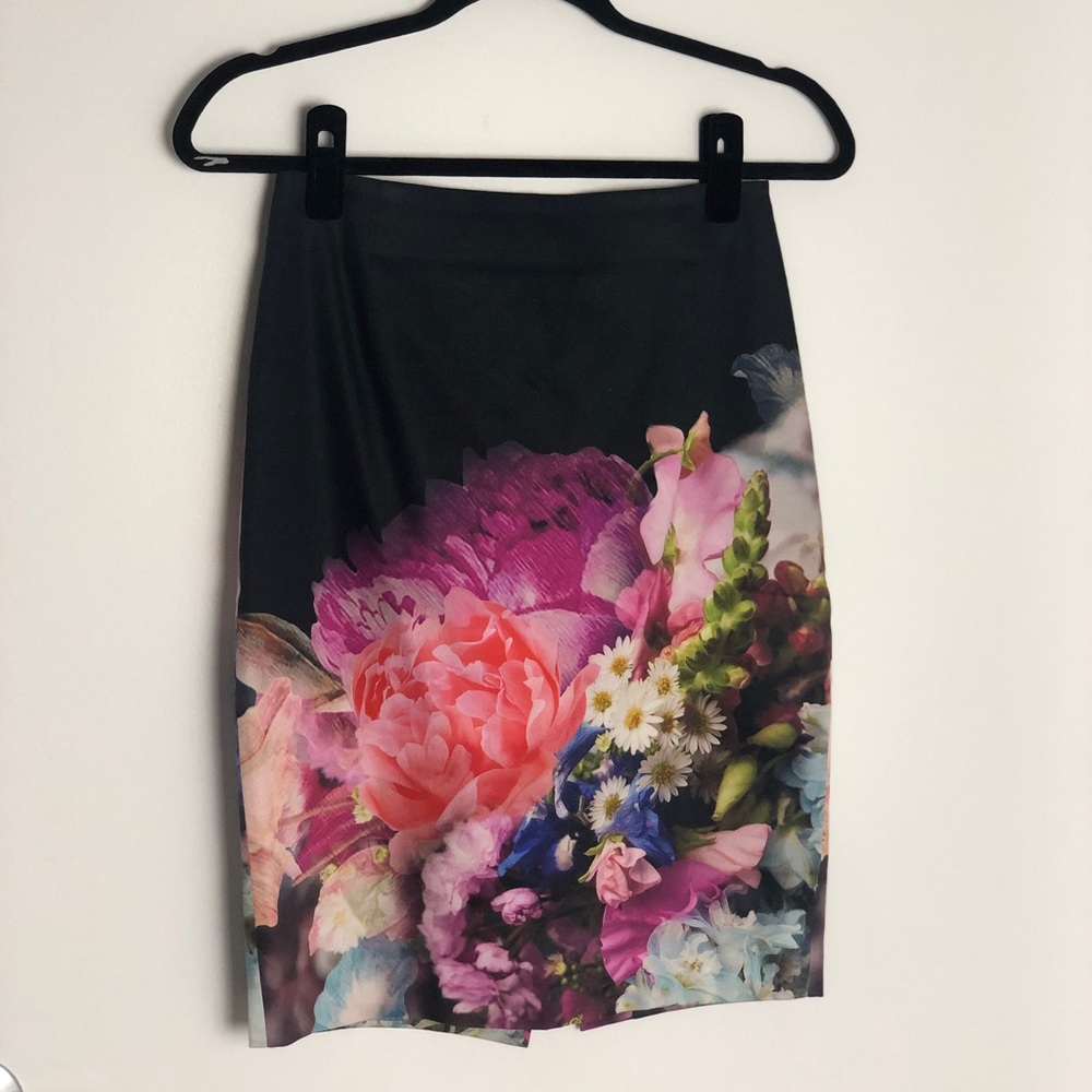 Ted Baker flower print pencil skirt - size 1